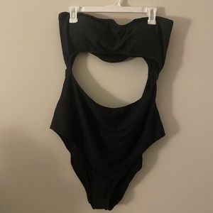 Aerie one piece with stomach cutout